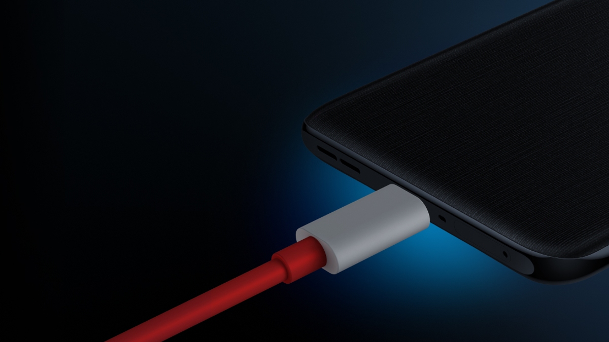 Government to Meet Stakeholders to Discuss Usage of Common Charger for Mobile Phones, Electronic Devices