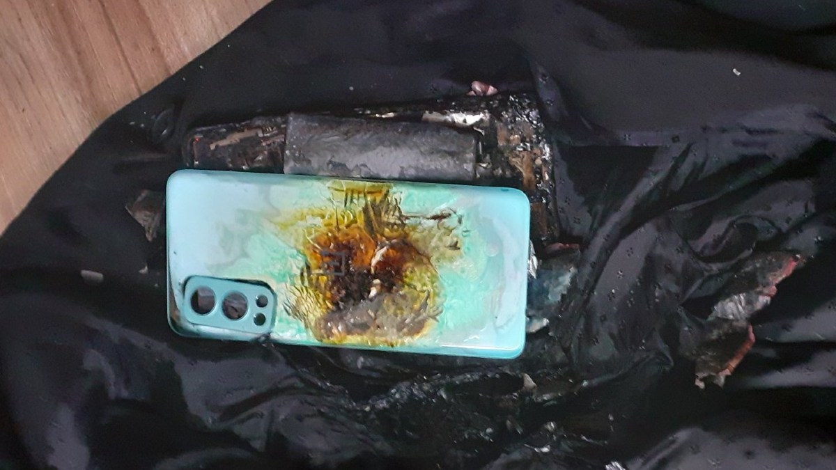OnePlus Nord 2 5G Allegedly Explodes in Delhi-Based Advocate’s Gown, Company Responds