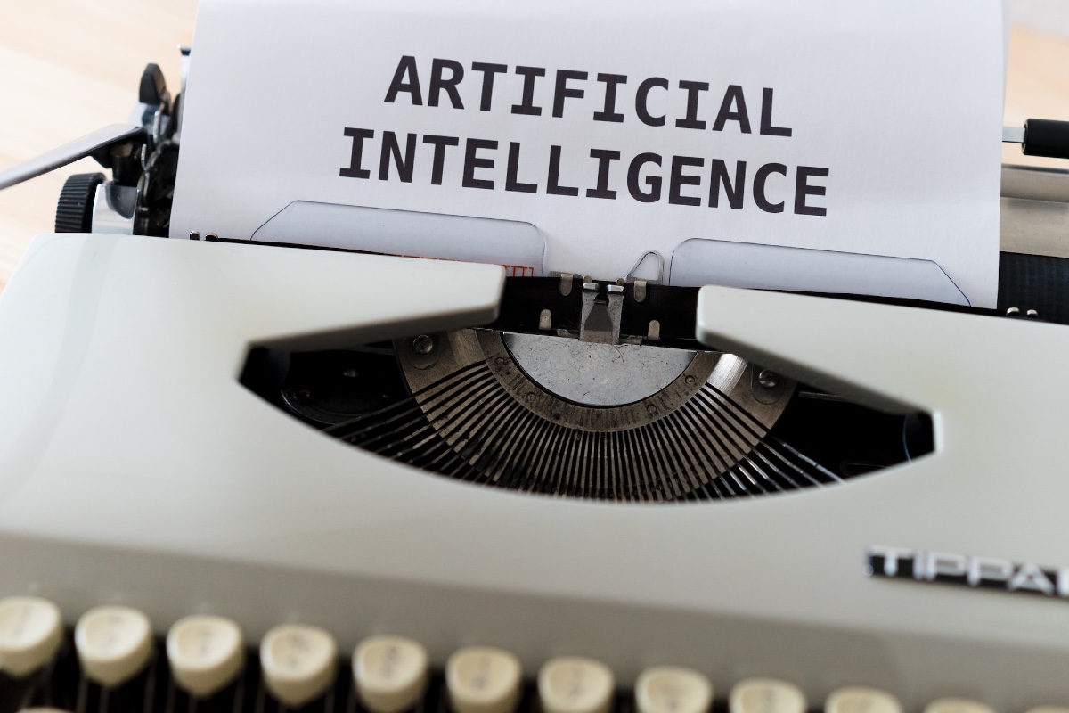 'Godfather of AI' Geoffrey Hinton Urges Governments to Make Sure Machines Don't Take Over Society