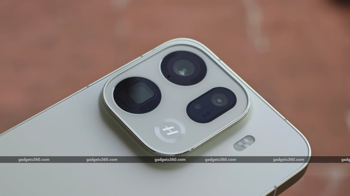 oppo find x9 pro design cameras gadgets 360 OppoFindX9Pro  Oppo