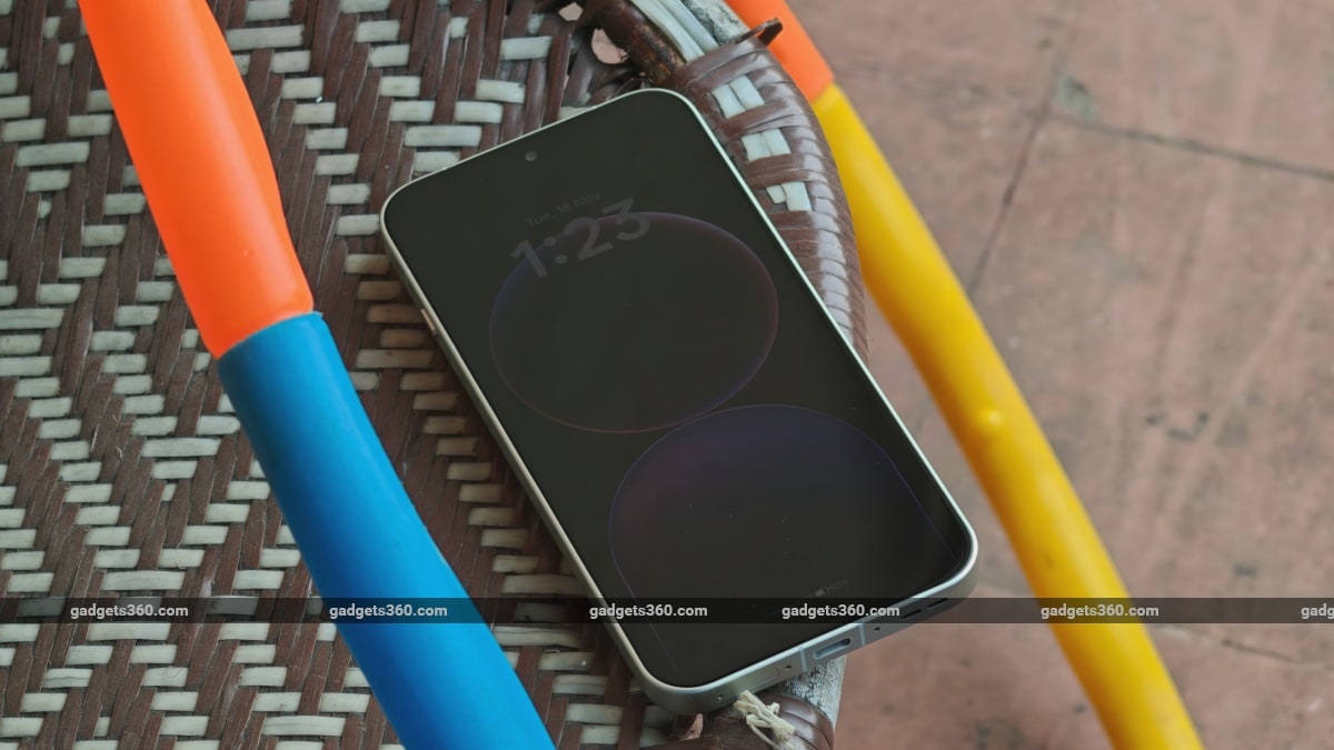 oppo find x9 pro display aod gadgets 360 OppoFindX9Pro  Oppo