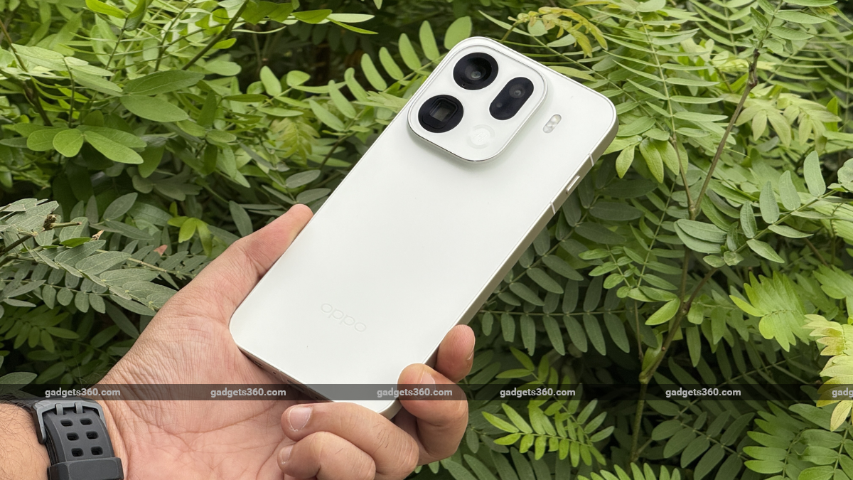Oppo Find X9 Pro Launched With 7,500mAh Battery, 200-Megapixel Telephoto Camera Alongside Find X9: Price, Features Oppo Find X9 Pro Launched With 7,500mAh Battery, 200-Megapixel Telephoto Camera Alongside Find X9: Price, Features
