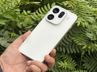 Mysterious Flagship Phone Tipped to Feature 100-Megapixel Selfie Camera, Dual 200-Megapixel Rear Cameras