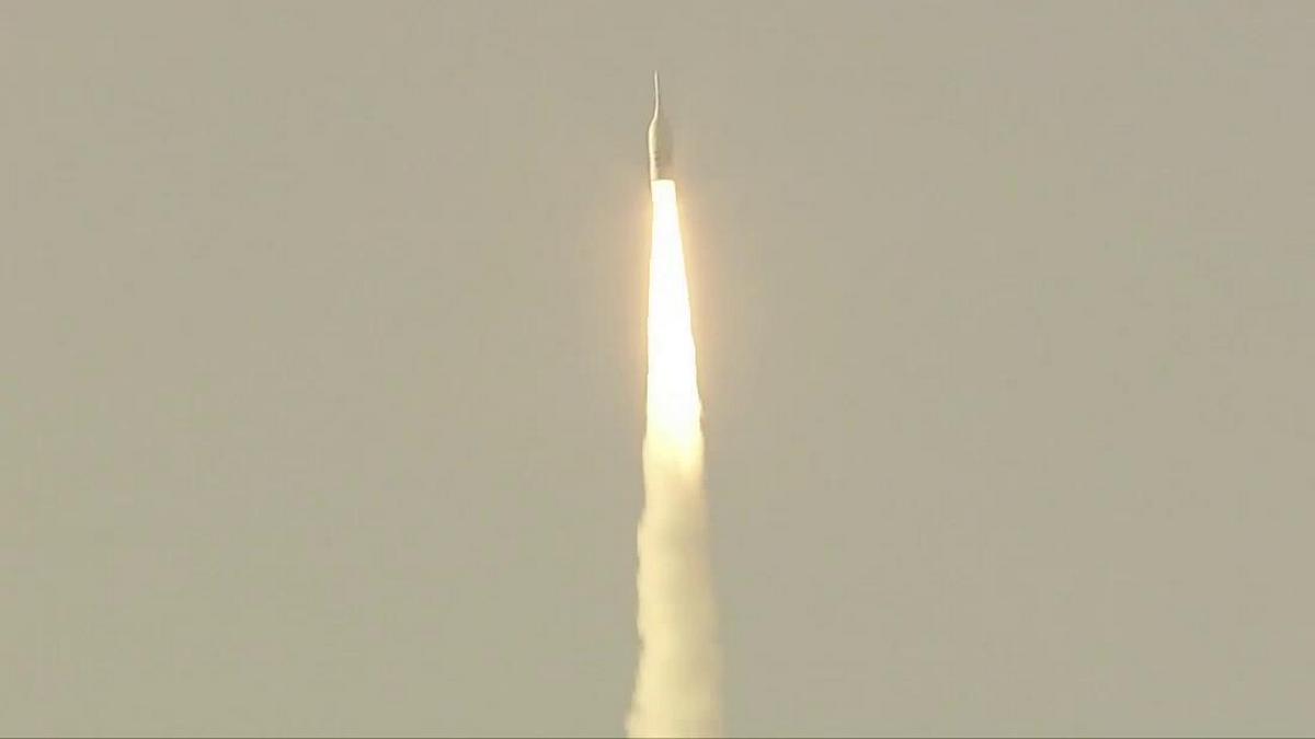 NASA Successfully Tests Orion Launch-Abort System for Moon-Mission Capsule