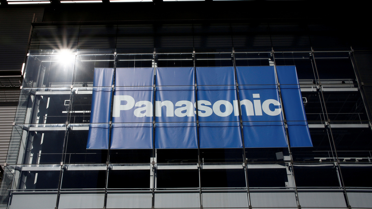 Panasonic Sells Tesla Stake for JPY 400 Billion, May Use Cash for Strategic Investments