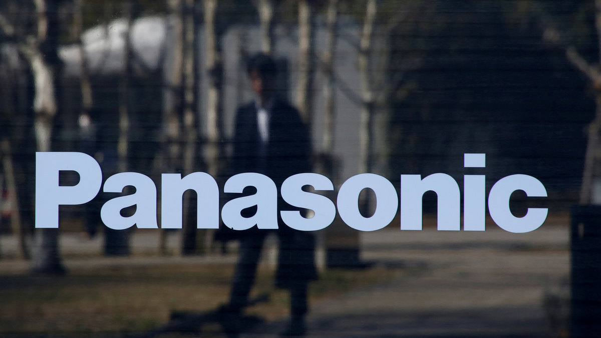 Panasonic Says It's Developing a New Battery Cell for Tesla