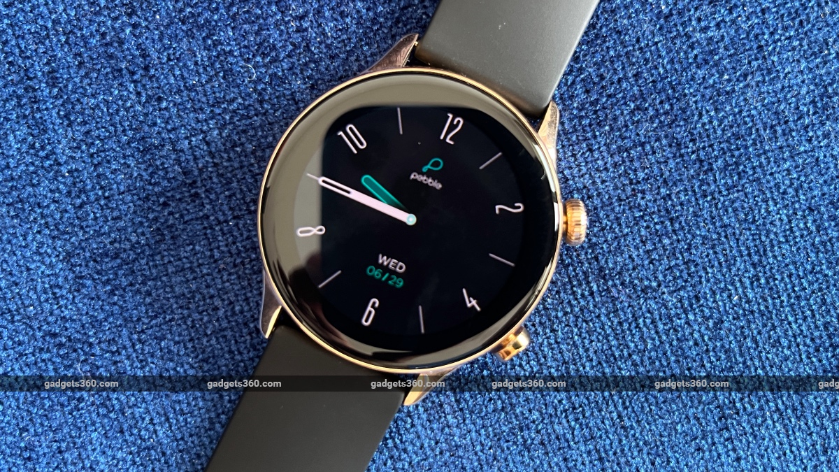Pebble Cosmos Luxe Smartwatch Review: Premium Design on a Budget