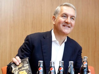 PepsiCo CEO Ramon Laguarta Says Tesla Semis Likely to Be Delivered by Year-End