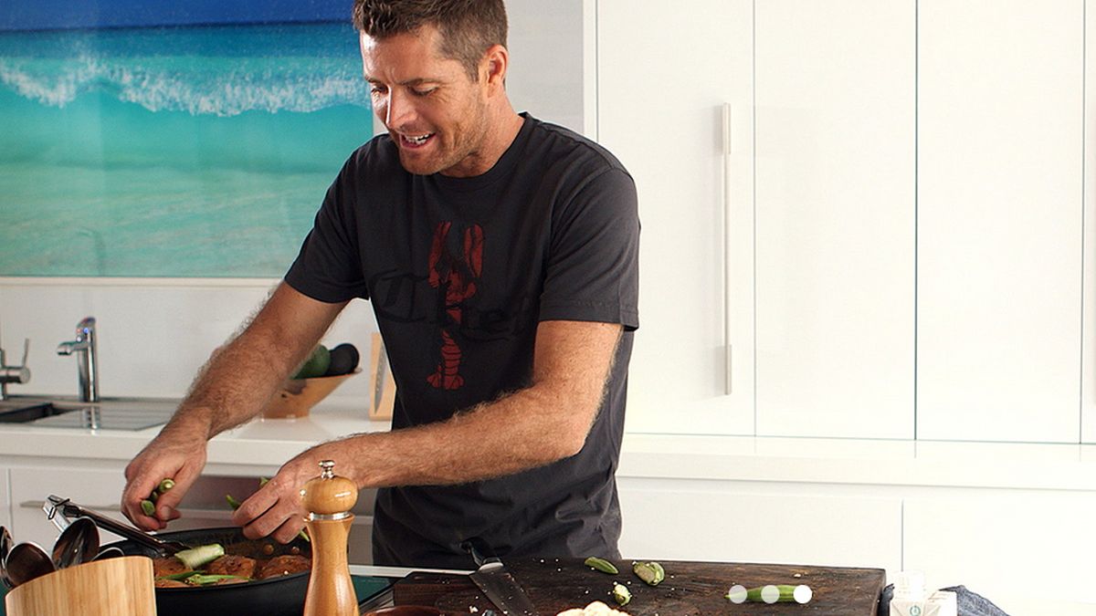 Facebook Removes Australian Celebrity Chef Pete Evans’ Page Over COVID-19 Conspiracies