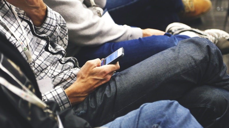 Railways Minister Says 200 More Stations to Get Free Wi-Fi Service in 2017