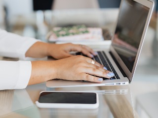 How to Get Notifications From Your Android Phone or iPhone on Windows or Mac PC