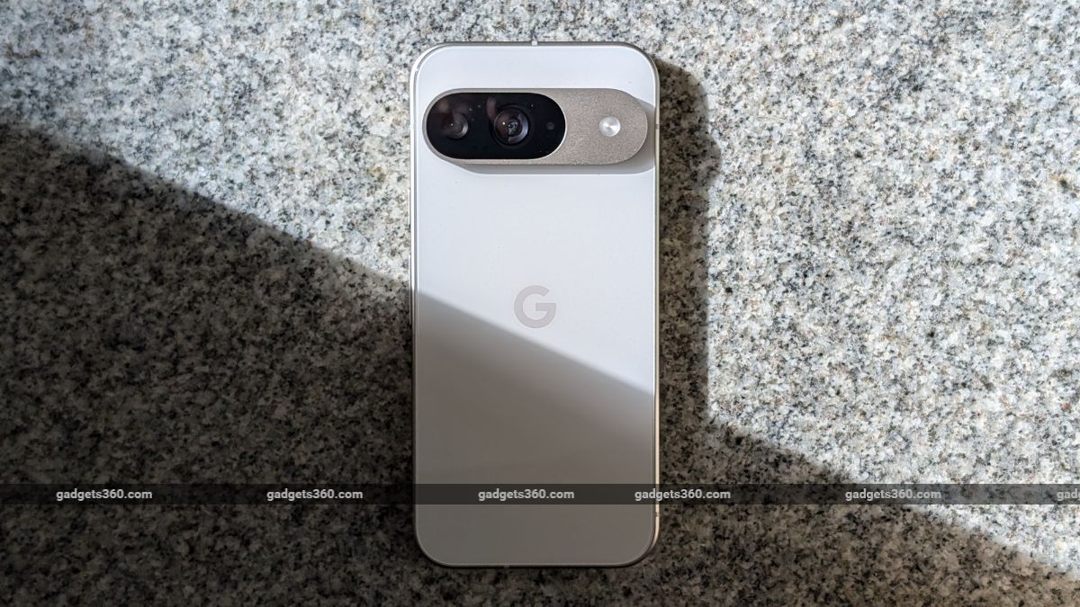 Google Pixel 10 May Feature Inbuilt Qi2 Magnets, Leaked &lsquo;Pixelsnap&rsquo; Charging Puck Suggests