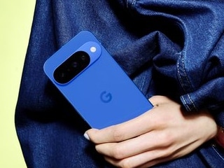 Google Pixel 10 Series Accessories Including 67W Power Adapter Reportedly Listed on Retailer Sites