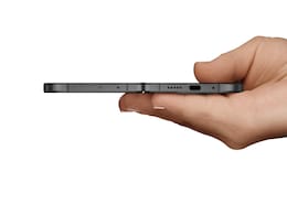 Apple's Foldable iPhone to Enter Production Later This Year, Components Not Finalised: Ming-Chi Kuo Apple's Foldable iPhone to Enter Production Later This Year, Components Not Finalised: Ming-Chi Kuo