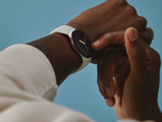 IndiGo to Use Smartwatches to Test Fatigue Among Pilots, Reveals Memo