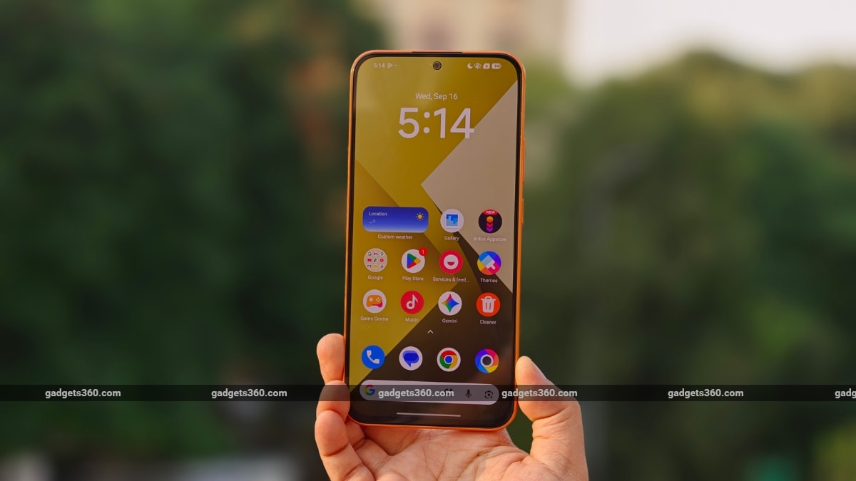 poco m8 power review ndtv display Poco