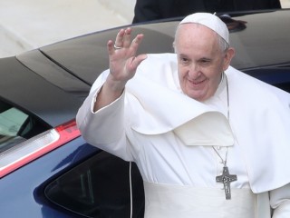 Pope Francis to Get a Pure Electric &lsquo;Popemobile&rsquo; from US Automaker Fisker