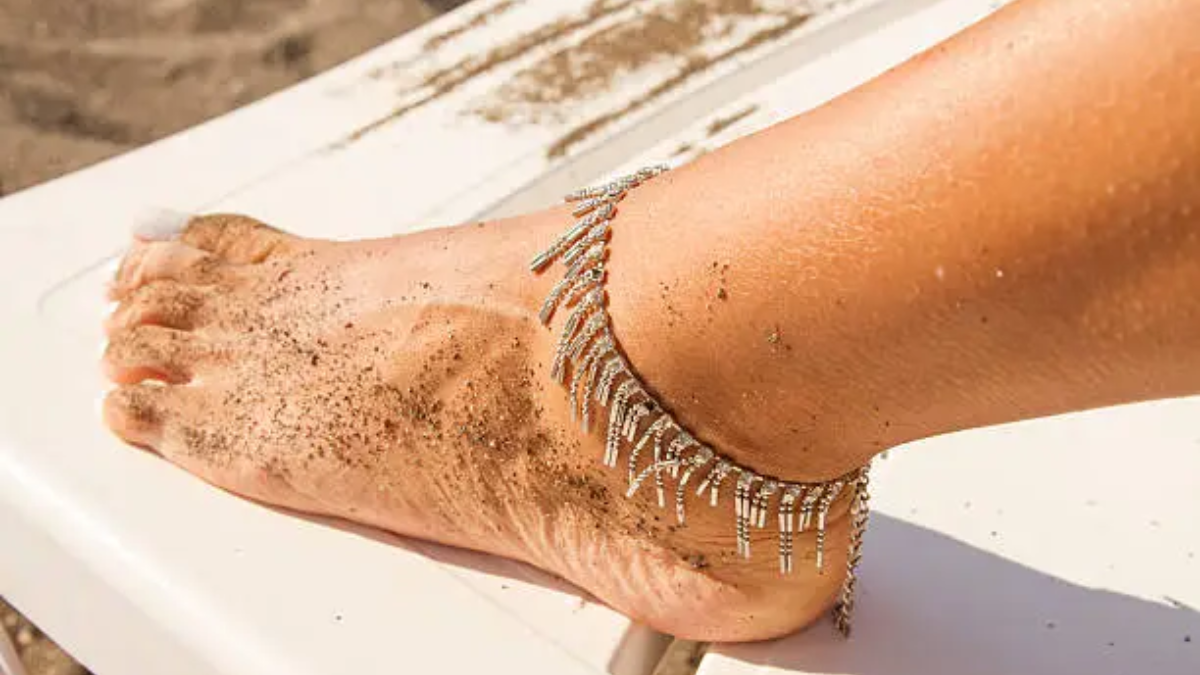 Charm Your Feet: Top 5 Silver Anklet Designs for Women under Budget