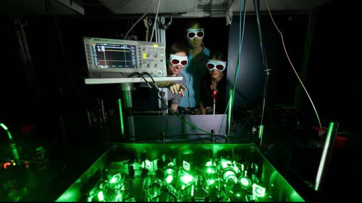 Scientists Find Clue to High-Temperature Superconductivity in Quantum Materials