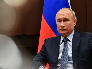 Russian President Vladimir Putin Signs Law That Bans Crypto Use for Digital Payments