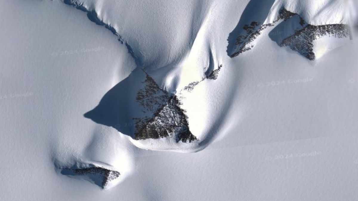 Antarctica&rsquo;s Pyramid-Shaped Peak: A Geological Masterpiece