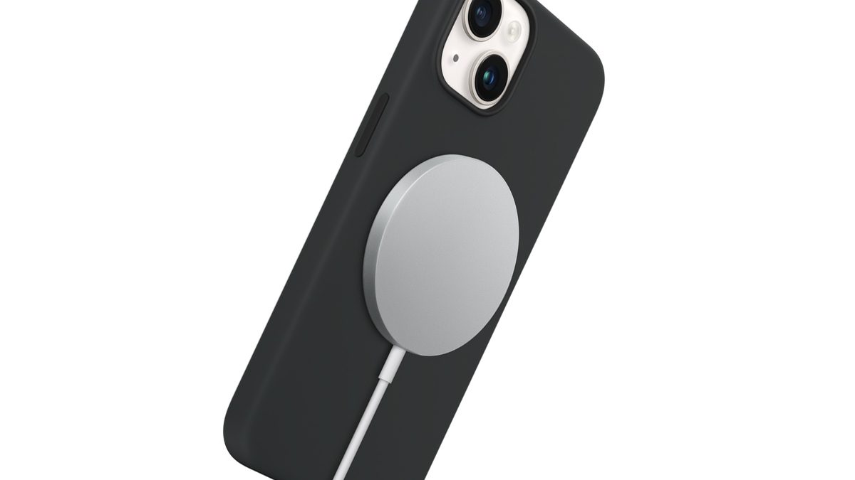 Apple Continues Work on Reverse Wireless Charging for iPhone After Missing Earlier Deadline: Report