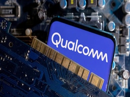Qualcomm Predicts Q4 Sales Below Market Estimates Due to Macroeconomic Headwinds, Weaker Global Handset Units Qualcomm Predicts Q4 Sales Below Market Estimates Due to Macroeconomic Headwinds, Weaker Global Handset Units