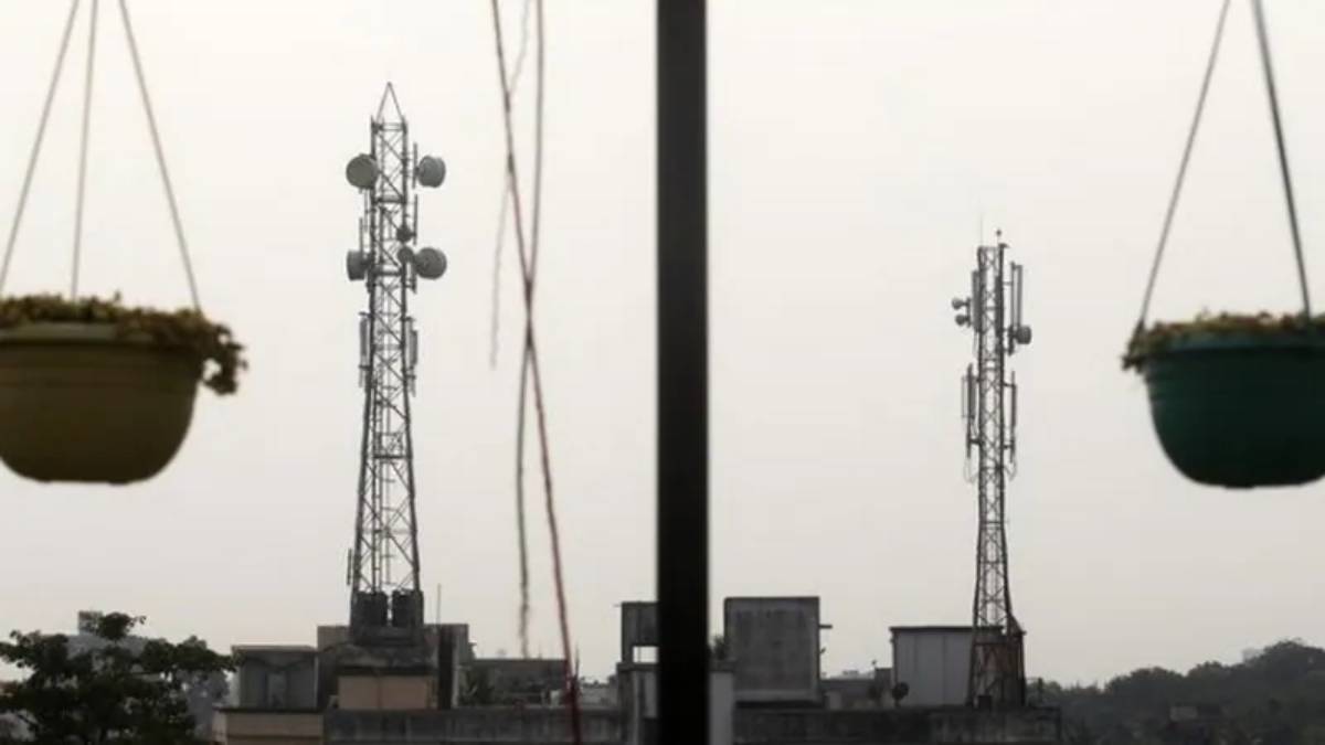 Broadband, Internet Services Restored in Ramban, Curfew to Stay in a Few Districts of Jammu and Kashmir