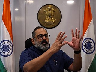 IT Ministry Wants to Match China, beat Vietnam in Smartphone Exports Race, Documents Show