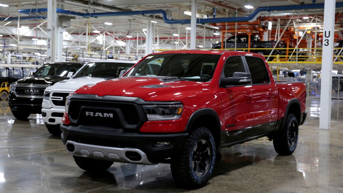 Phone Won’t Connect With Your Car’s Infotainment System? You Are Not Alone: Study