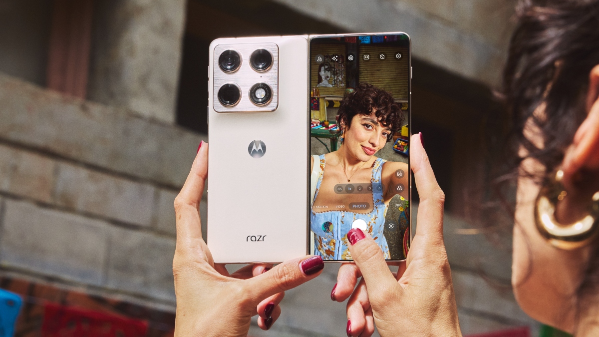 Motorola Razr Fold With Snapdragon 8 Gen 5 SoC Launched at MWC 2026, Motorola Edge 70 Fusion Tags Along