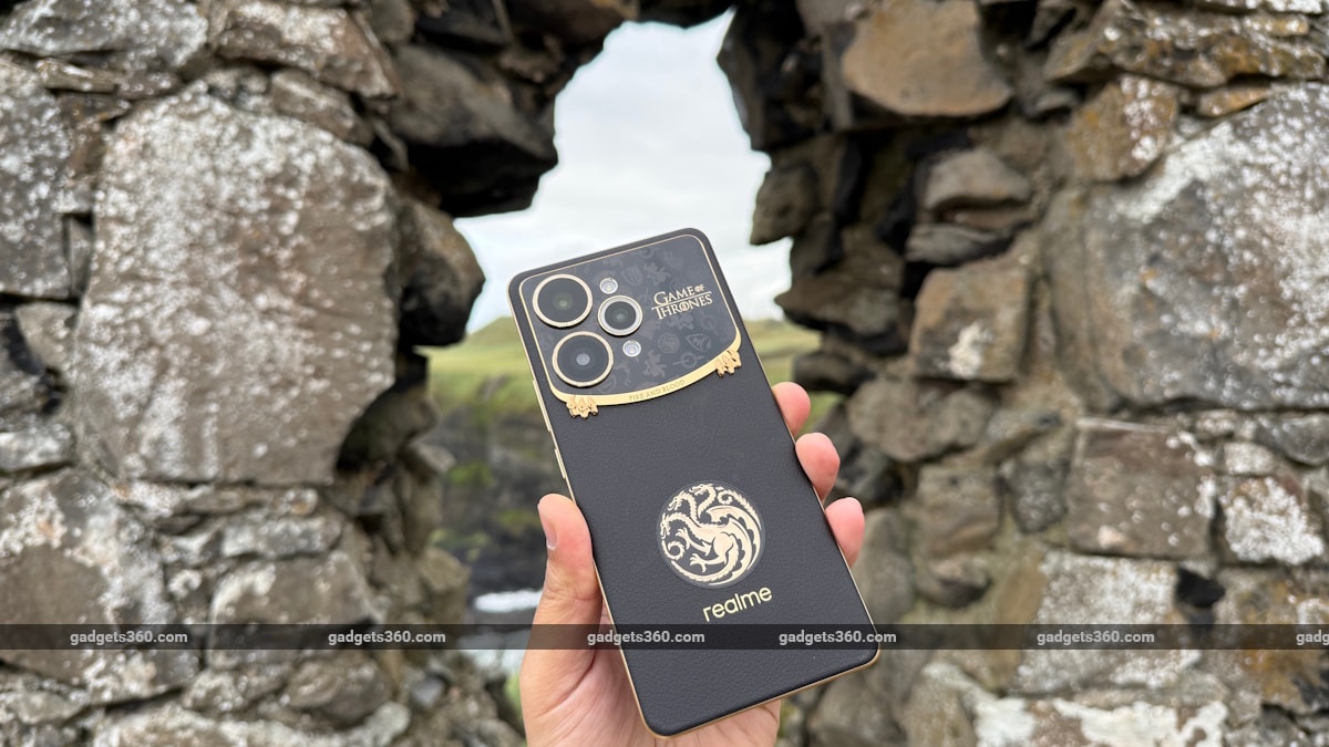 realme 15 pro got edition review 14 rear Realme-15-Pro-Game-of-Thrones-Limited-Edition