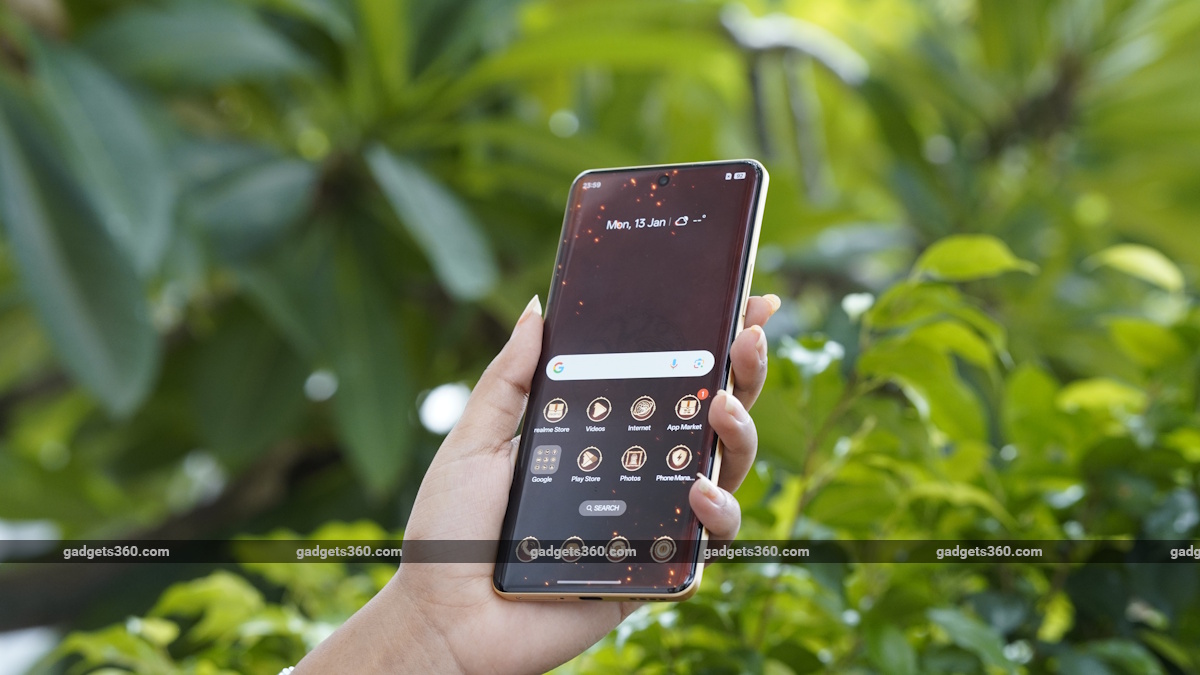 Top Phones Under Rs 30,000: 30 हजार में फ्लैगशिप जैसा दम! ये रहे टॉप 5 स्मार्टफोन