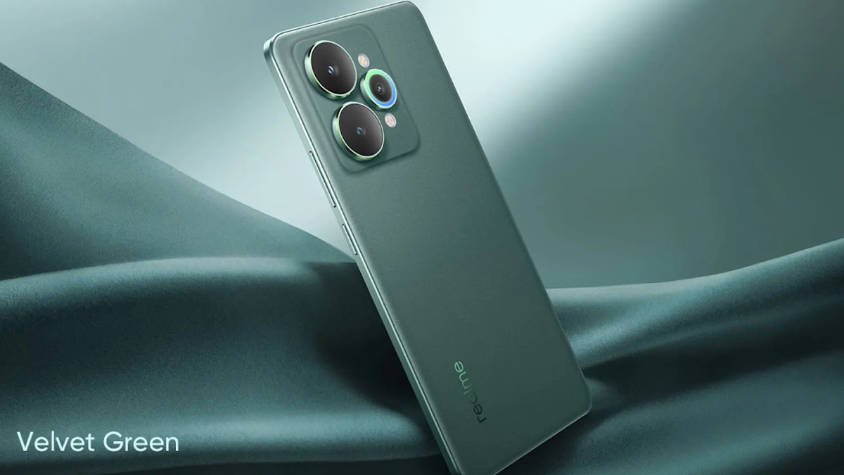 Realme's CMO India Talks About 15 Series Tailored for Gen Z With AI Capabilities and How Offline Channel Emerged as a Dark Horse