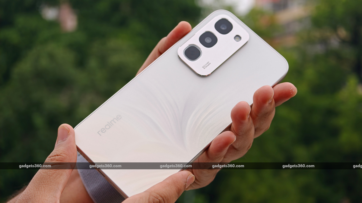 Realme 16x 5G Review: A Sub-Rs. 26,000 Mid-Ranger With One Massive Selling Point