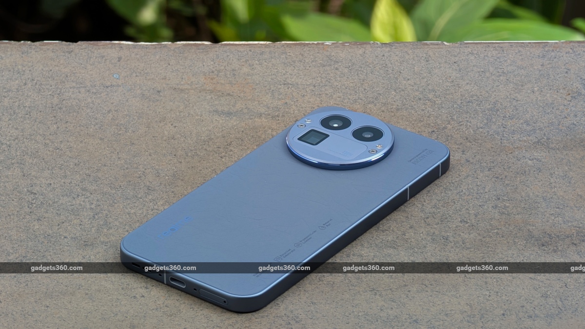 Best Smartphones With a 200-Megapixel Camera: Realme GT 8 Pro, Vivo V60e, Oppo Find X9 Pro and More