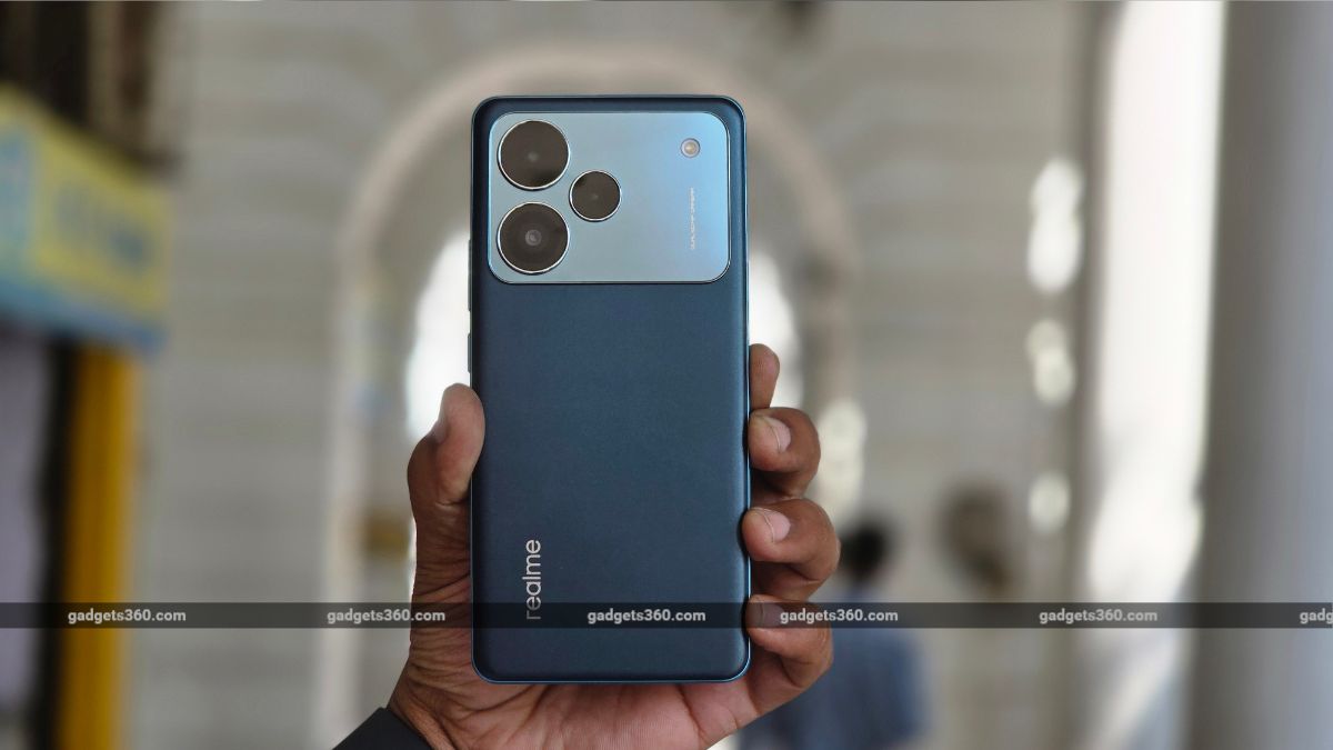Flipkart Big Billion Days Sale 2025: Discounts on Realme GT 7T, Realme 15, Realme P4 Pro and More Models Revealed