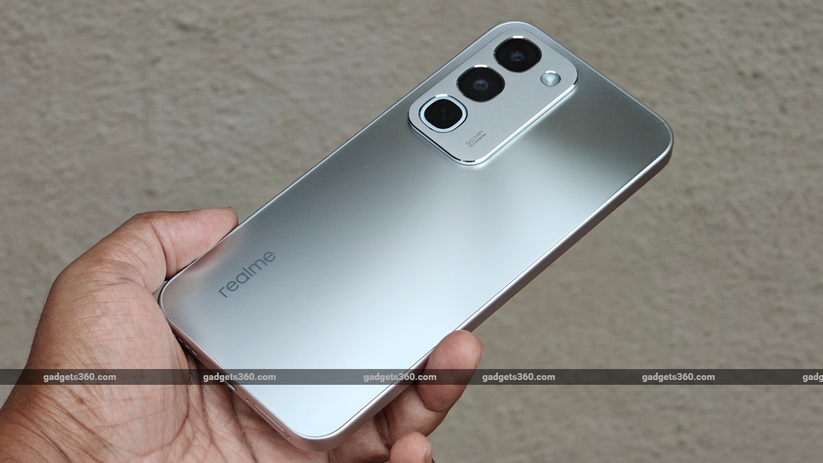 realme p4r design chunky gadgets 360 RealmeP4R  Realme