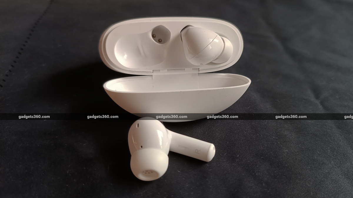 Best TWS Earbuds Under Rs. 2,000 in India for Calls and Music