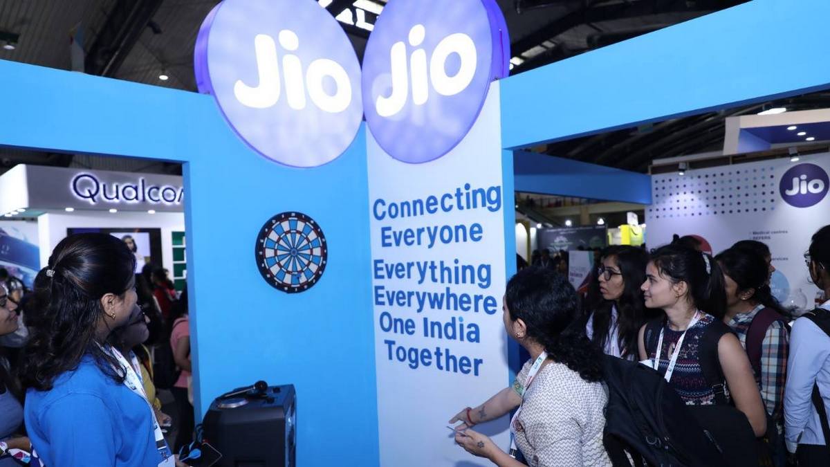 Jio, Facebook Partner to Launch 'Digital Udaan' Literacy Initiative for New Internet Users