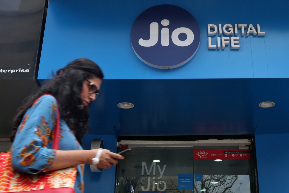Reliance Jio Receives Letter of Intent From Telecom Department to Set Up Mobile Satellite Network