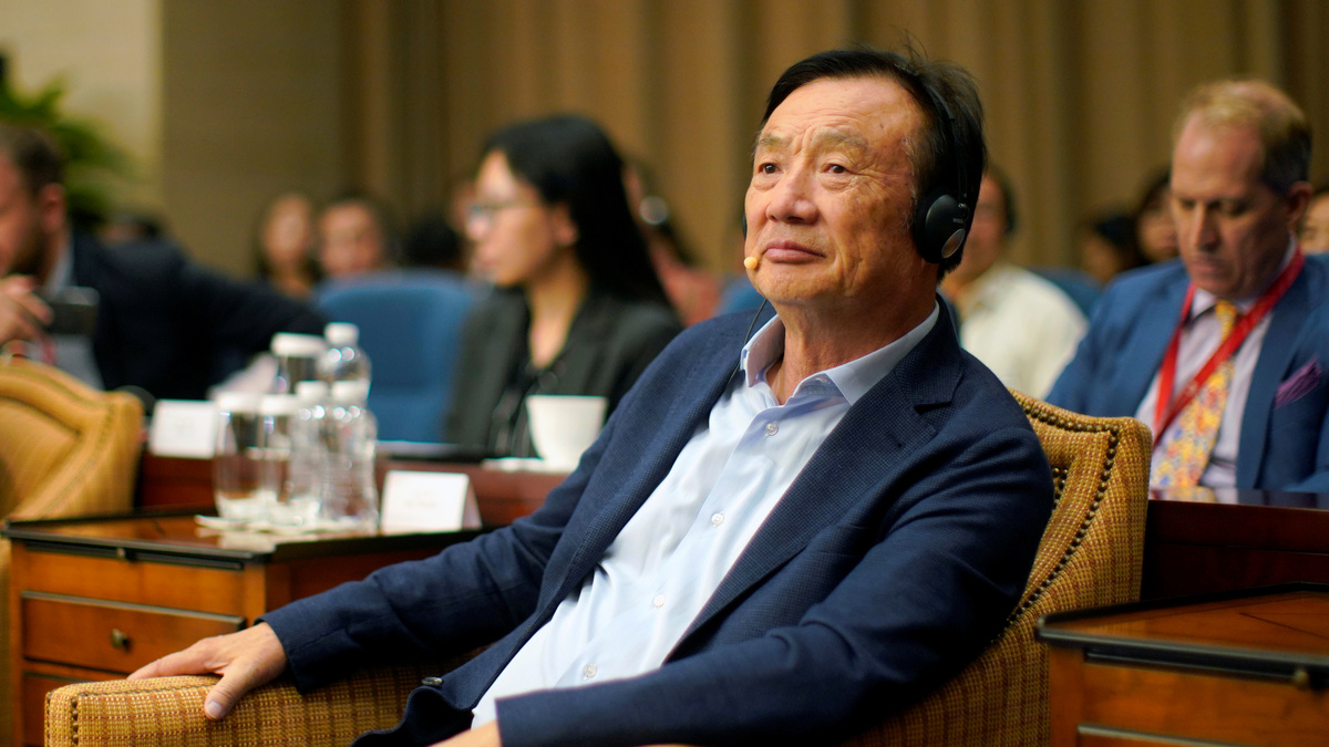Huawei Founder Details 'Battle Mode' Reform Plan to Beat US Crisis