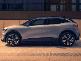 Renault to Overhaul Software Architecture Ahead of Goal to Be on Par With Tesla by 2026