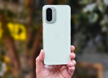 OnePlus 15R ভারতে 7400mAh ব্যাটারি, 165Hz রিফ্রেশ রেটের সঙ্গে লঞ্চ হল, দুর্ধর্ষ প্রসেসরে কাঁপাবে বাজার