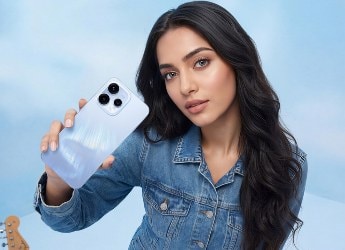 অনবদ্য ক্যামেরার সাথে Oppo Reno 15 সিরিজ 5G-এর সেল শুরু, ক্রেতাদের জন্য গুচ্ছের অফার