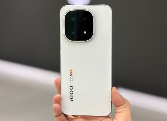 iQOO 15 ভারতে 100W ফাস্ট চার্জিং, 16GB র‍্যাম ও 100x জুম ক্যামেরা সহ লঞ্চ হল, দাম জেনে নিন