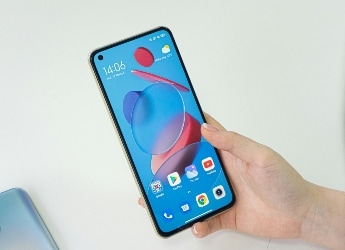 পুজোর ছবি-ভিডিওতে ফোনে জায়গা শেষ? 2TB স্টোরেজ মাত্র 11 টাকায় দিচ্ছে Google
