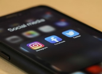 সোশ্যাল মিডিয়াতে অশ্লীল ছবি-ভিডিওর রমরমা বন্ধ করতে কড়া হল কেন্দ্র, নিয়ম না মানলে শাস্তির হুঁশিয়ারি