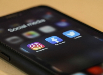 সোশ্যাল মিডিয়াতে অশ্লীল ছবি-ভিডিওর রমরমা বন্ধ করতে কড়া হল কেন্দ্র, নিয়ম না মানলে শাস্তির হুঁশিয়ারি