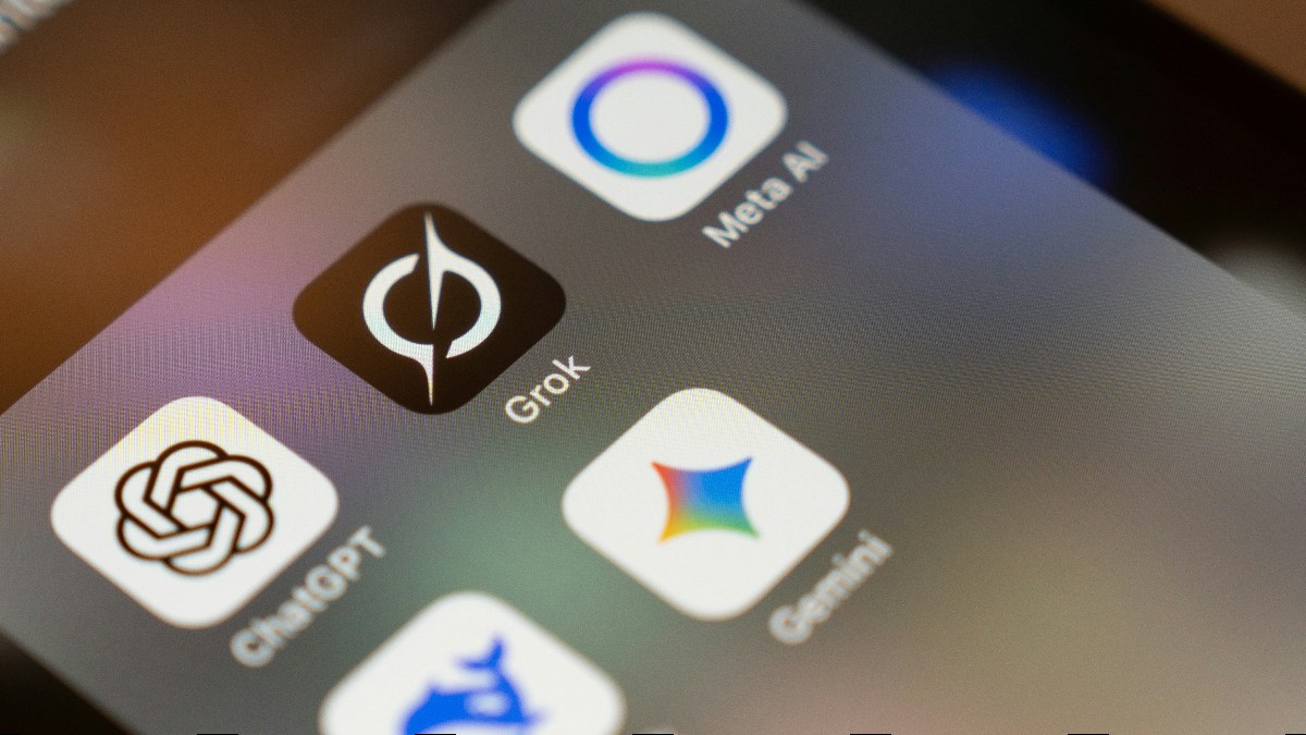 Grok AI: মহিলাদের অশালীন ছবি তৈরির বিতর্কে এই দেশে নিষিদ্ধ হল ইলন মাস্কের গ্রোক AI